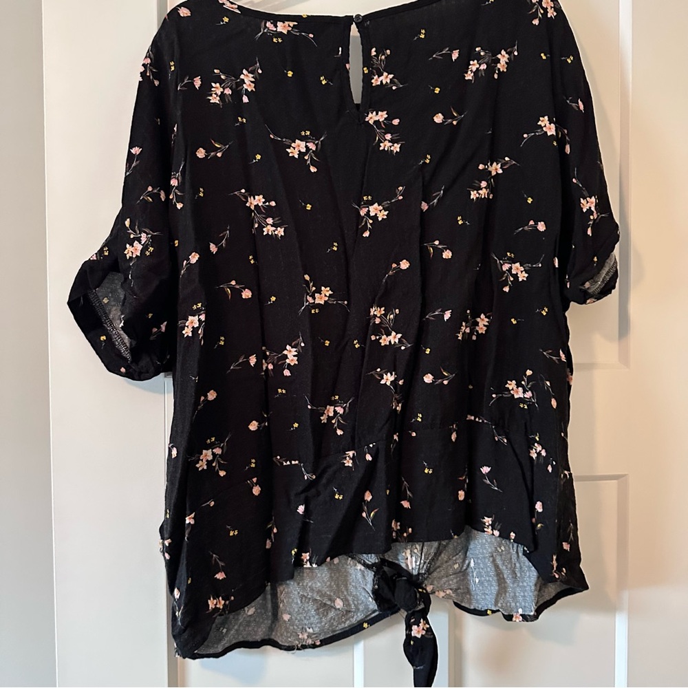 Buffalo David Bitton Black Floral Tie Front Blouse Short Sleeve Size XXL - Picture 8 of 9
